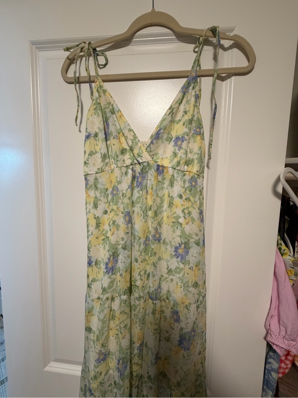 Abercrombie & Fitch Pastel Floral V-Neck Dress in Cream, Yellow & Blue